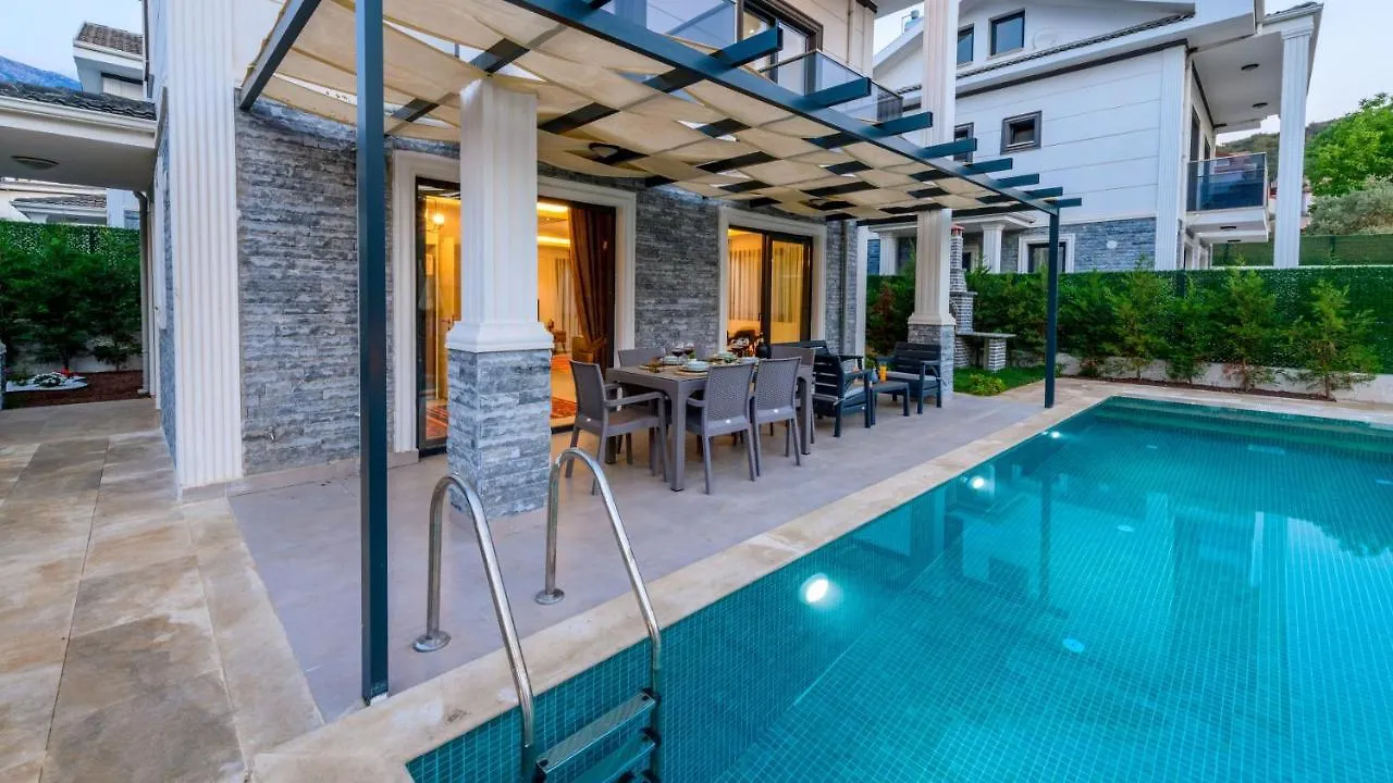 La Vida - 4 Bedroom Holiday Villa In Hisaroenue Oeluedeniz Ovacık 0*,