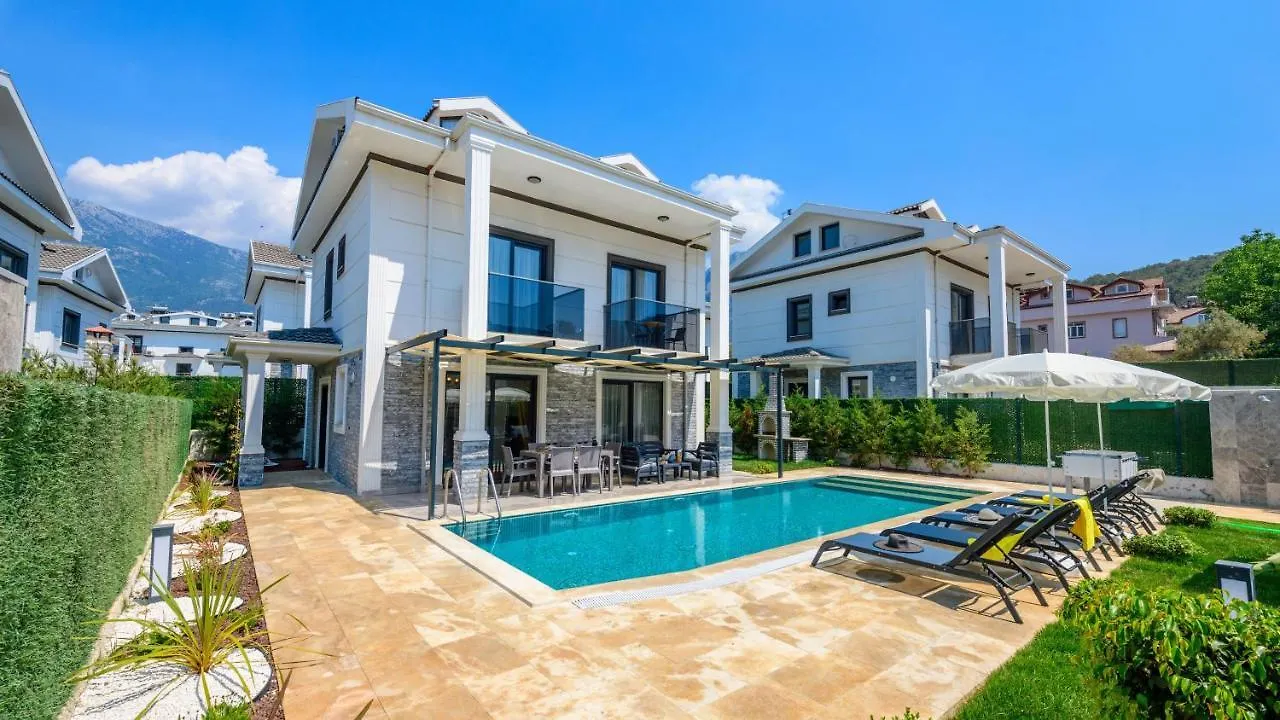La Vida - 4 Bedroom Holiday Villa In Hisaroenue Oeluedeniz Ovacık 0*,  Turecko